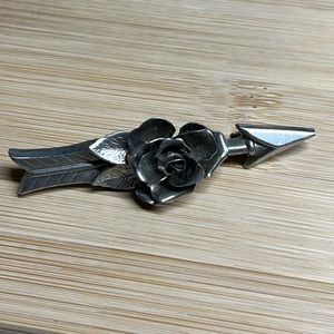 Coro Arrow Brooch Pin Rose Flower Leaf Silver Tone Valentine Cupid